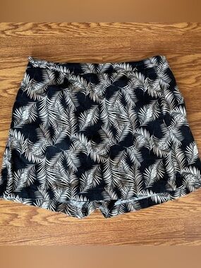 Ellen Tracy Black Skorts with neutral Palm Leaf Print XL pockets linen + viscose